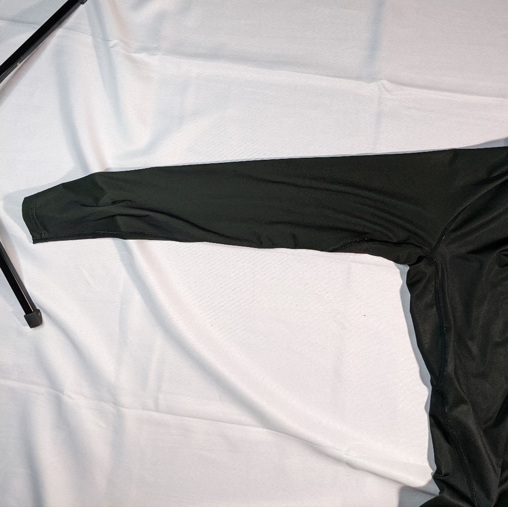 NIKE Dri-fit Black and Green Large Mens Shirt - Picture 7 of 10